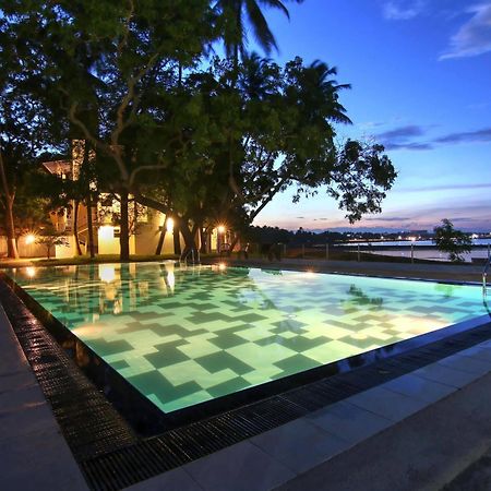 Jade Green Hotel Hambantota Bagian luar foto