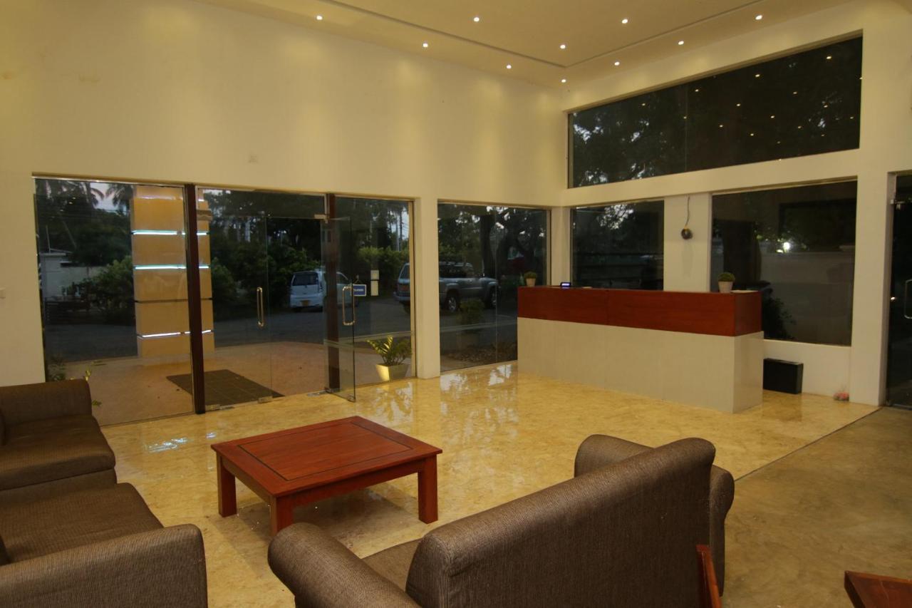 Jade Green Hotel Hambantota Bagian luar foto