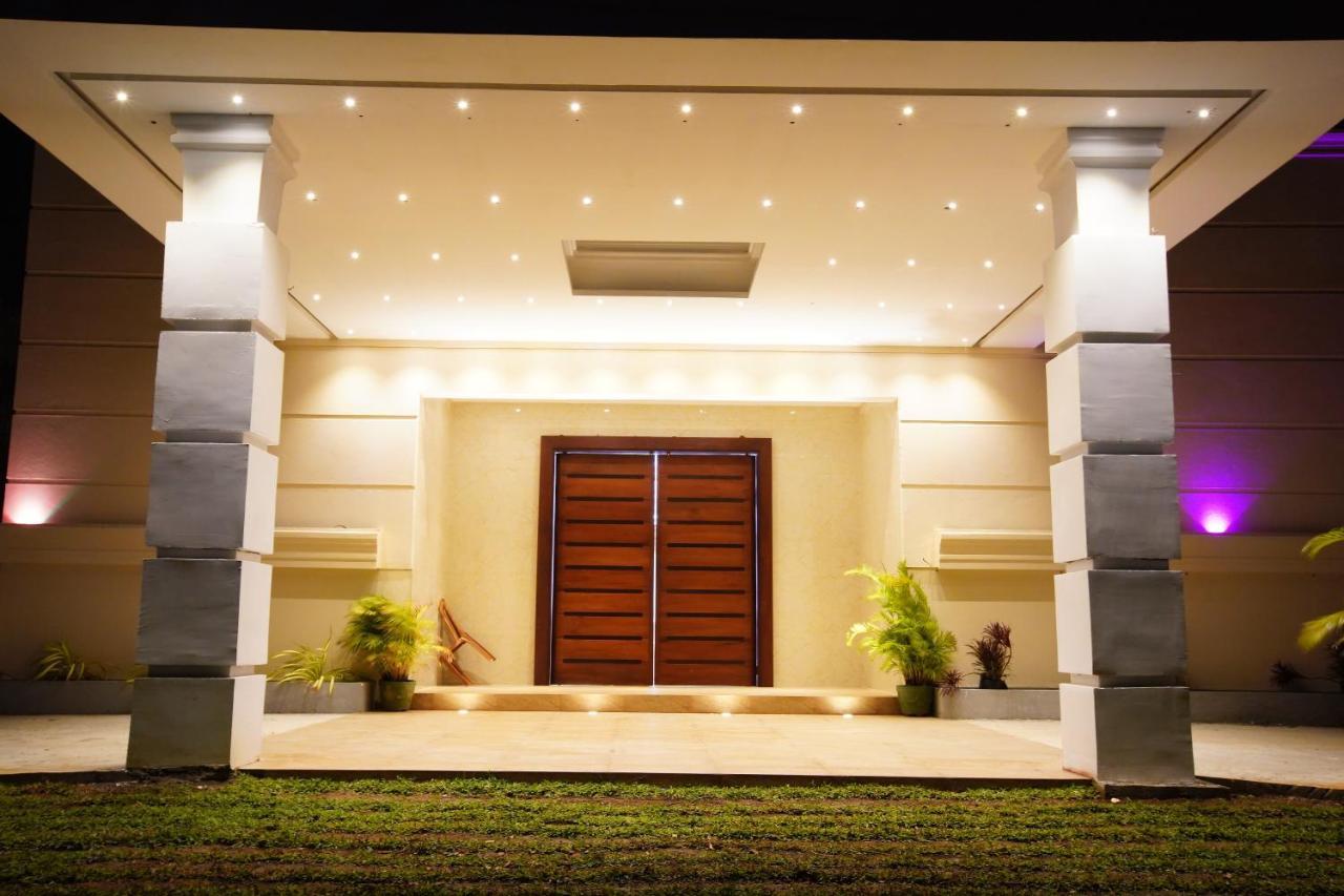 Jade Green Hotel Hambantota Bagian luar foto