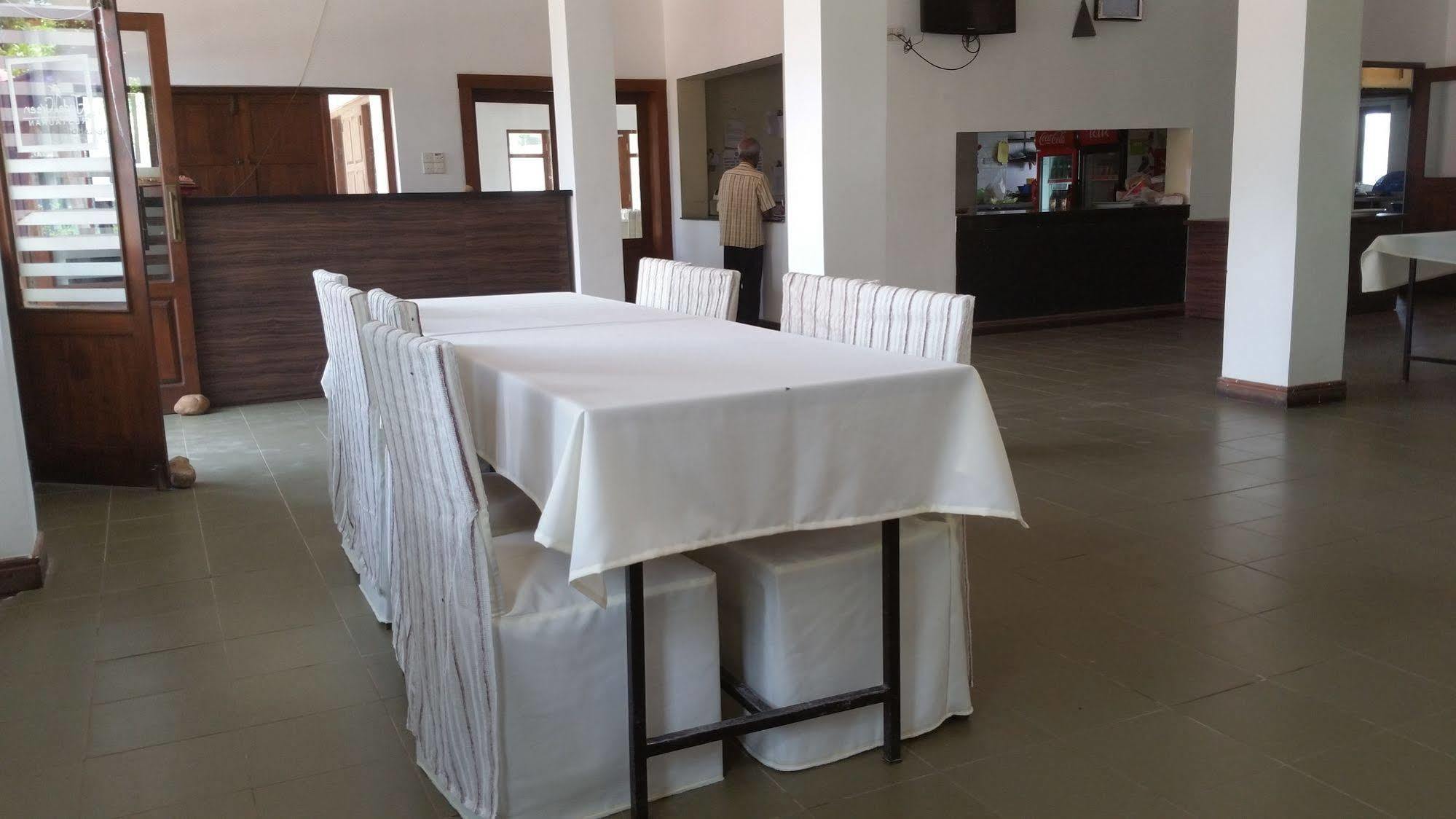 Jade Green Hotel Hambantota Bagian luar foto
