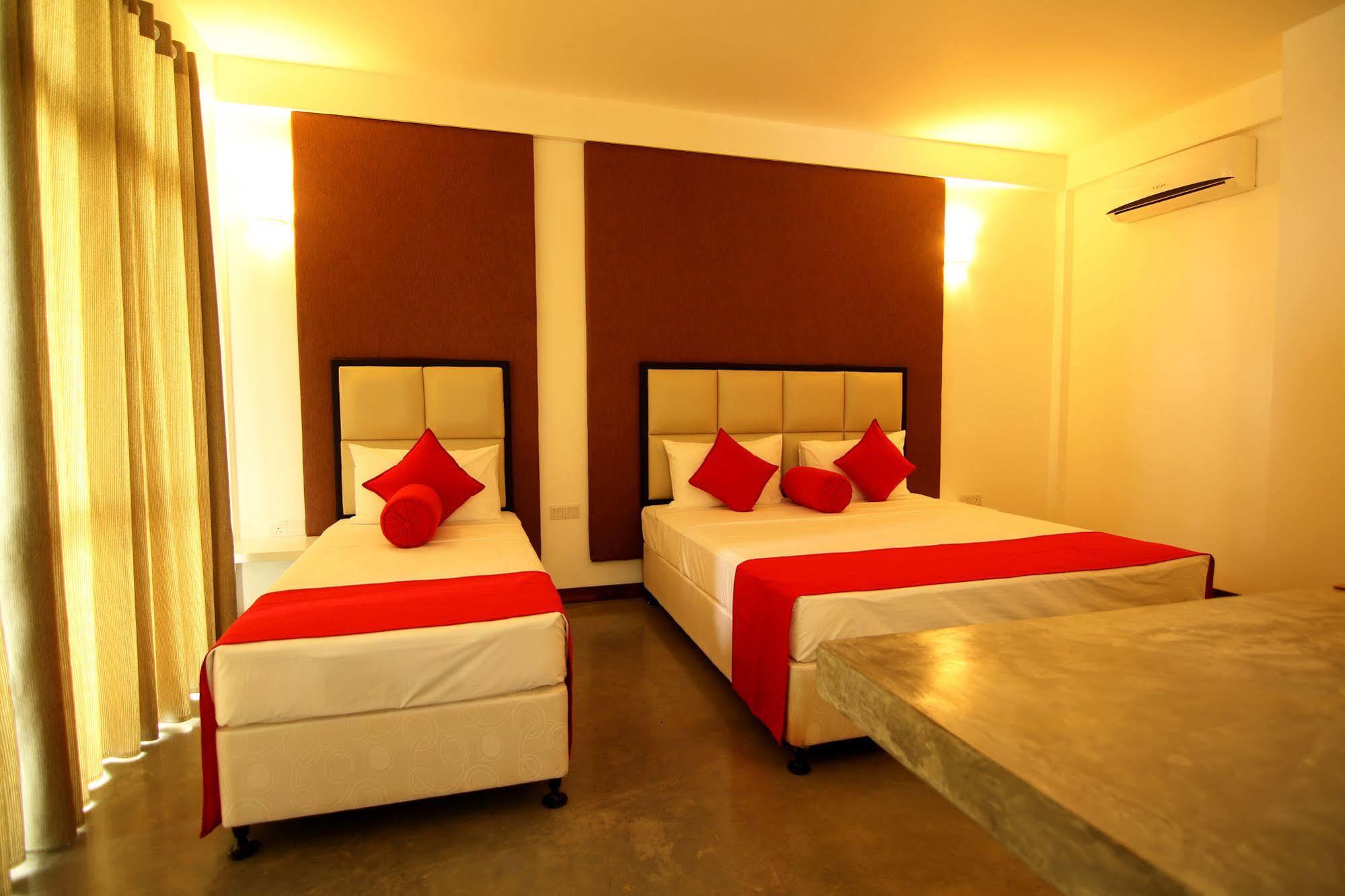 Jade Green Hotel Hambantota Bagian luar foto