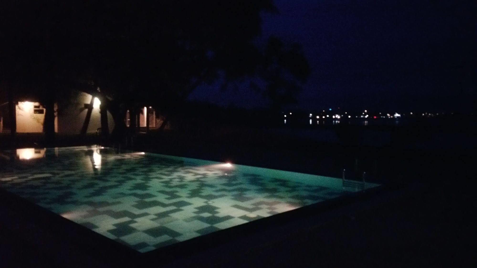 Jade Green Hotel Hambantota Bagian luar foto
