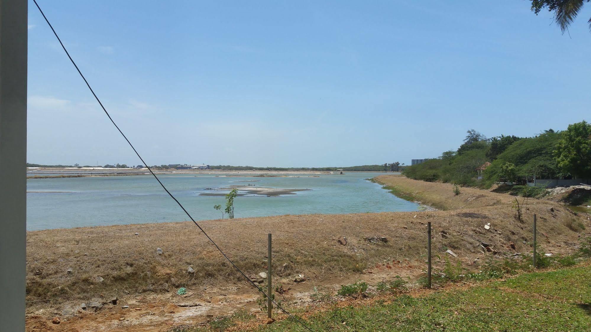 Jade Green Hotel Hambantota Bagian luar foto